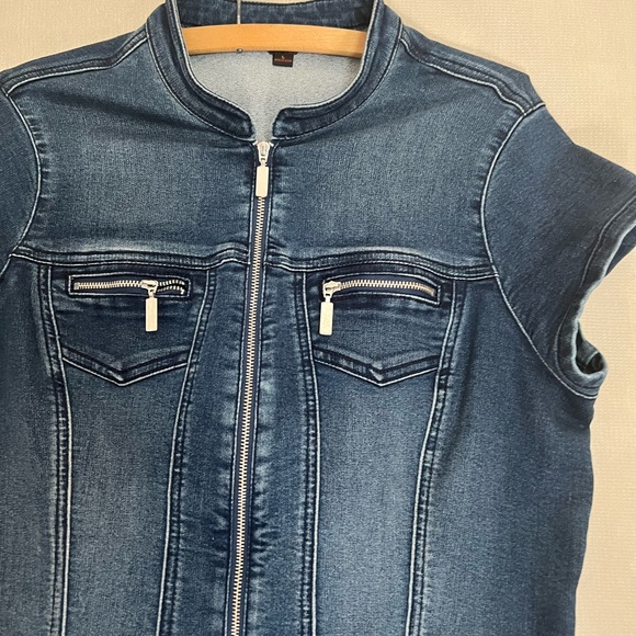 Beautiful denim dress from Guess. Classic 👗 - Picture 2 of 4